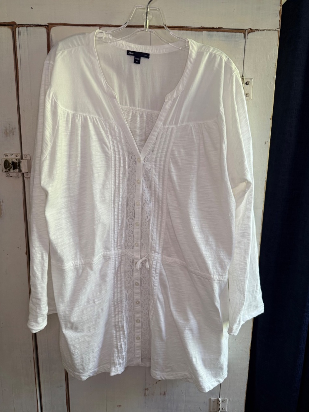 Gap white tunic shirt / swimsuit cover. Size XL